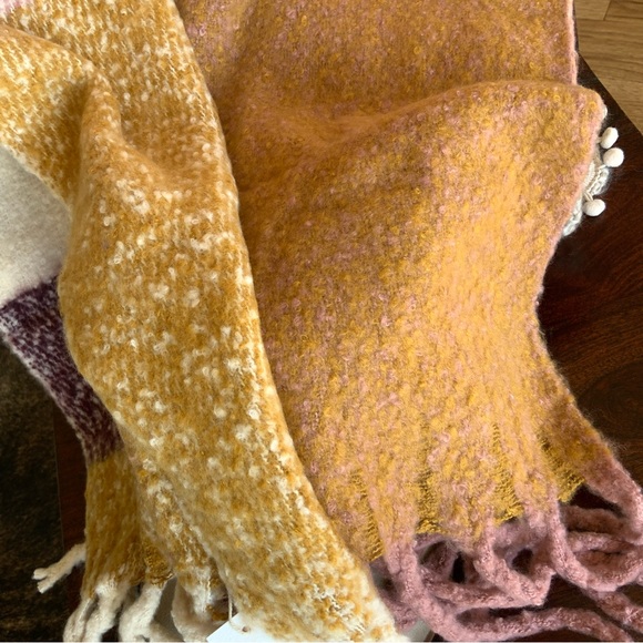 Soft Thick Plaid Oblong Scarf - Picture 2 of 8